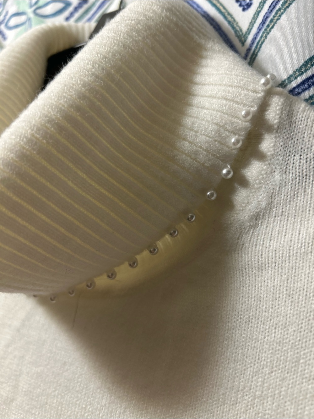 NWOT CAROLYN TAYLOR Pearl-Trim Turtleneck Sweater, Smooth, Long Sleeved, Classic